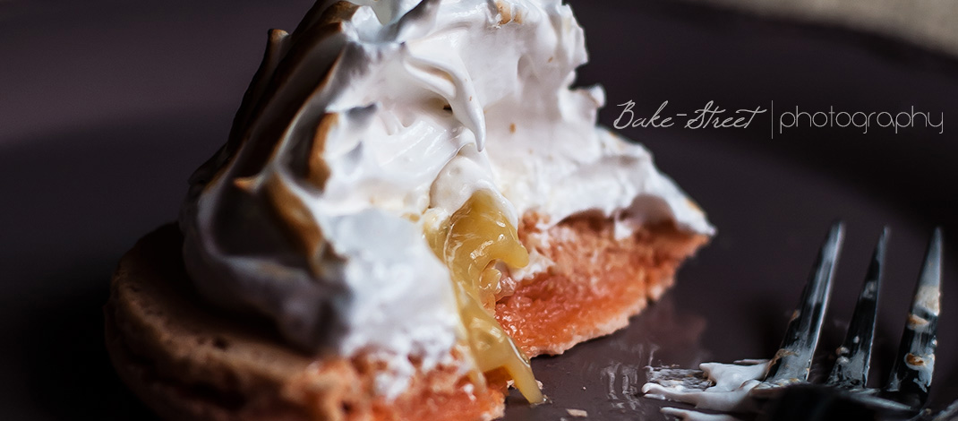 Macaron meringue lime lemon pie