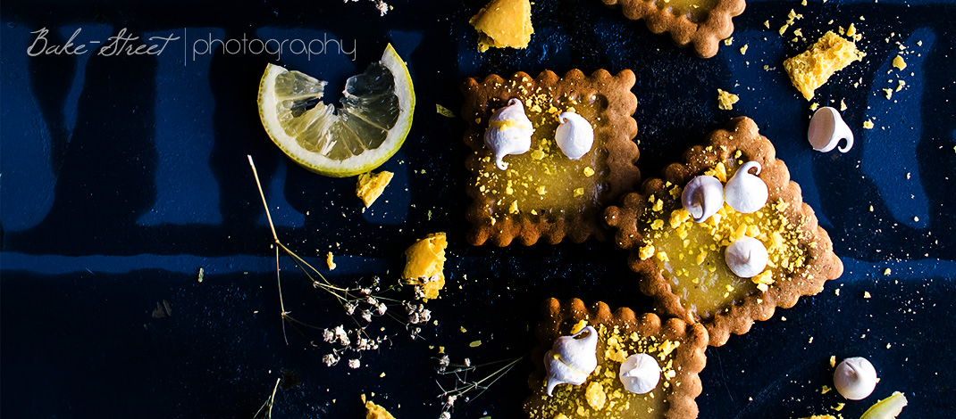 Galletas de lemon curd y cardamomo con merengue