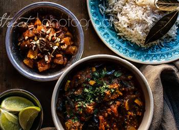 Arroz infusionado con cardamomo y curry de berenjenas