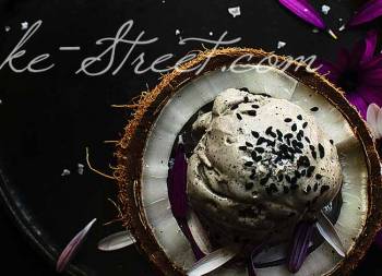Helado de sésamo negro