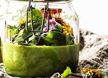 Gazpacho verde con frutos secos