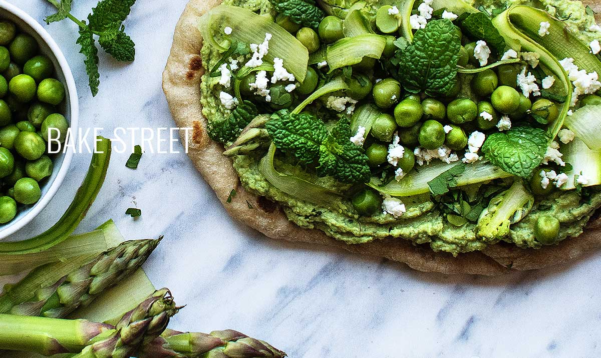 Hummus griego con pan naan