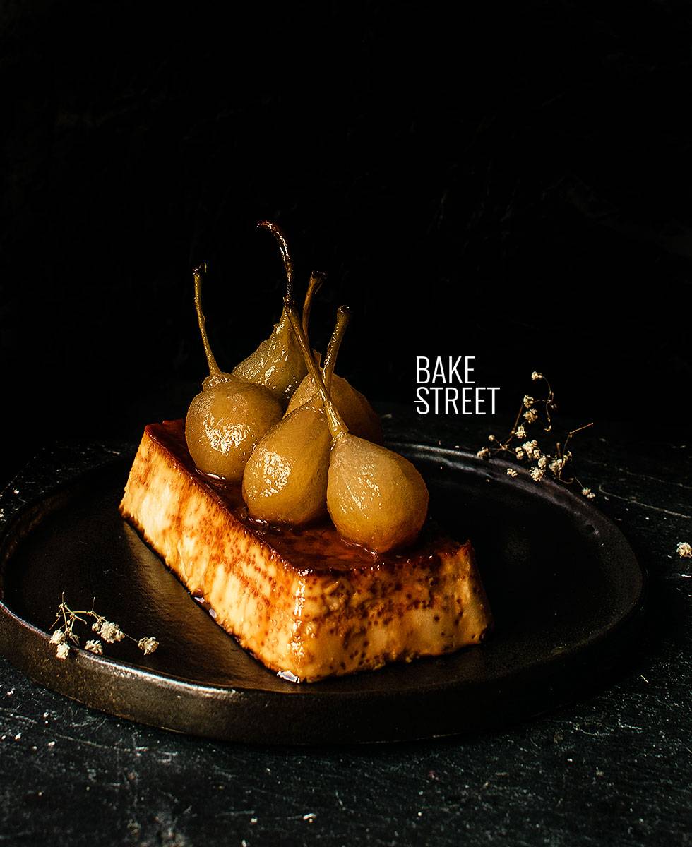 Flan de mascarpone con pera en almíbar