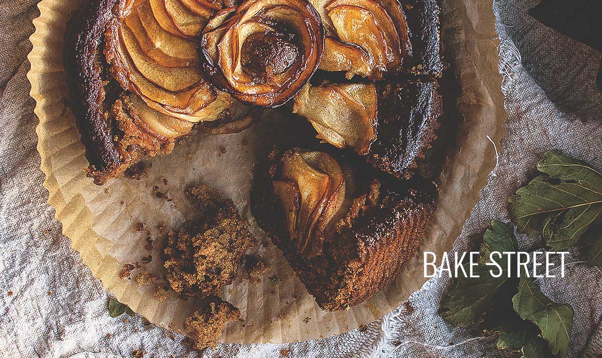 Almond, apple and cinnamon sponge cake