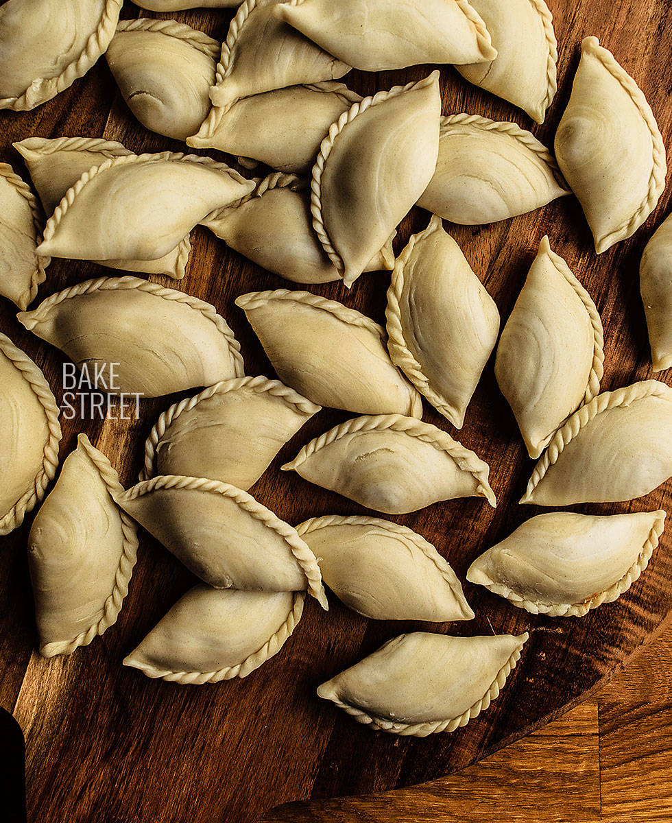 singapore shiok!: spiral curry puffs (karipap pusing)