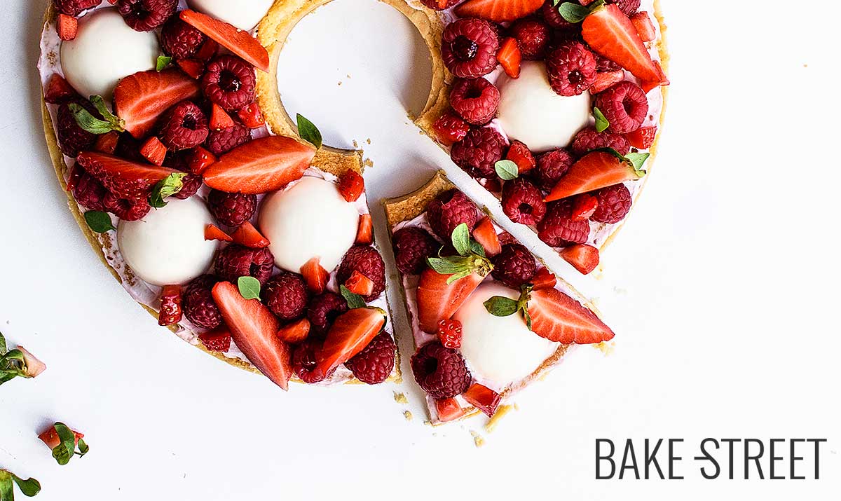 Raspberry, strawberry and almond cream tart