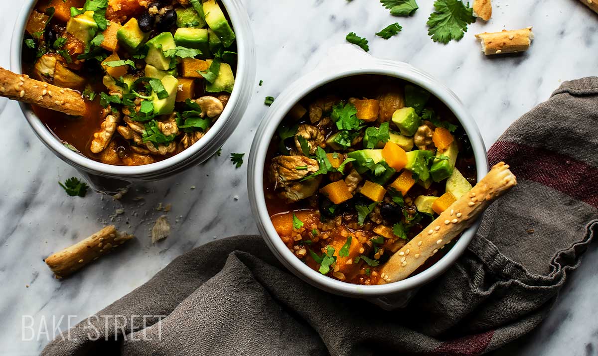 Chili con calabaza, castañas y bulgur