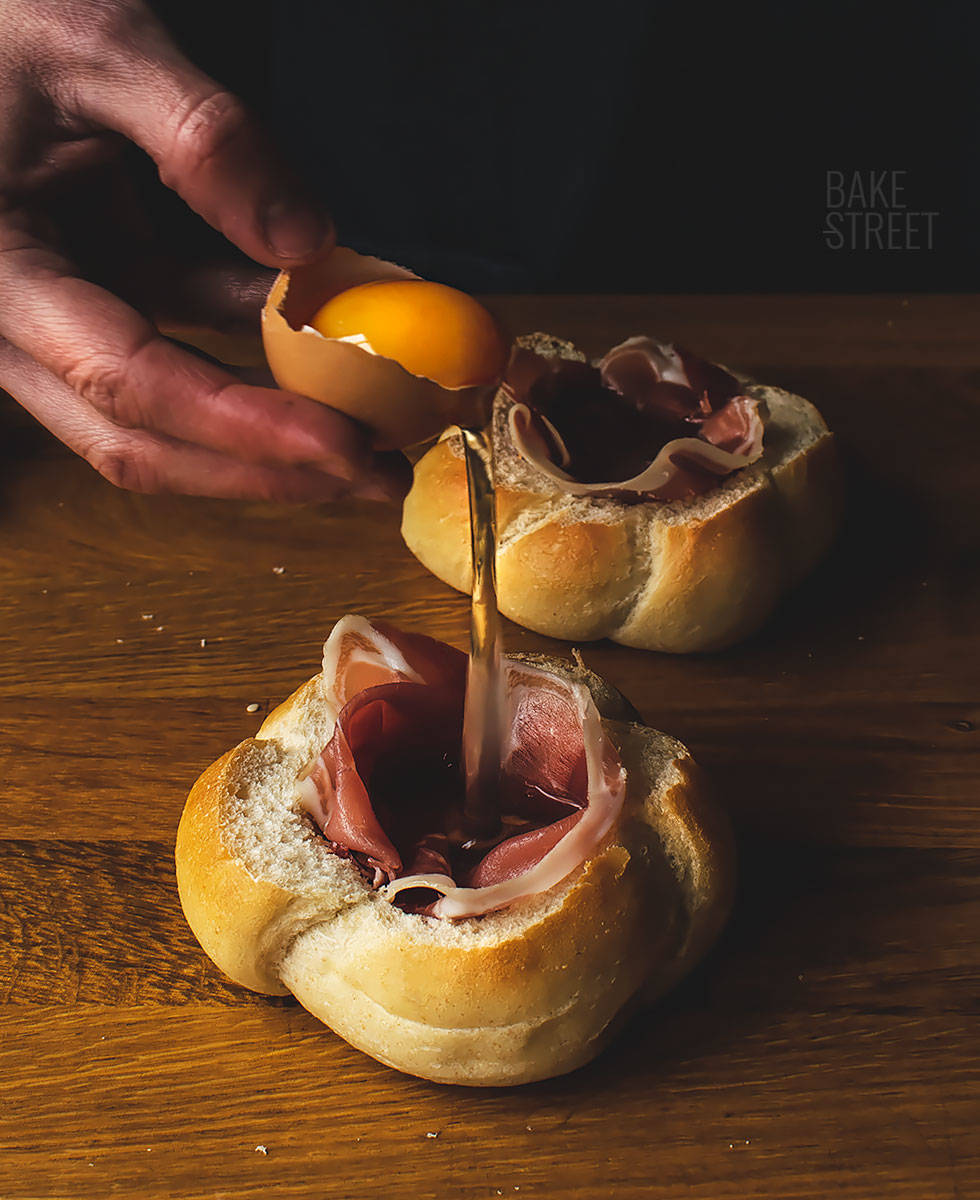 Eggs in a bread nest 