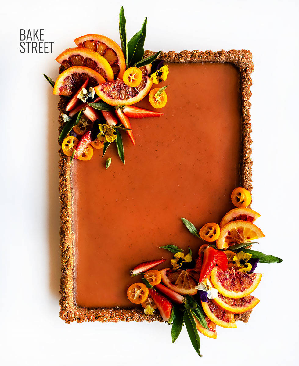 Tarta de naranja sanguina, salvia y tamarindo