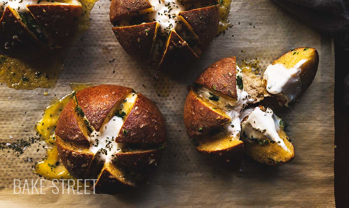 Korean cream cheese garlic bread