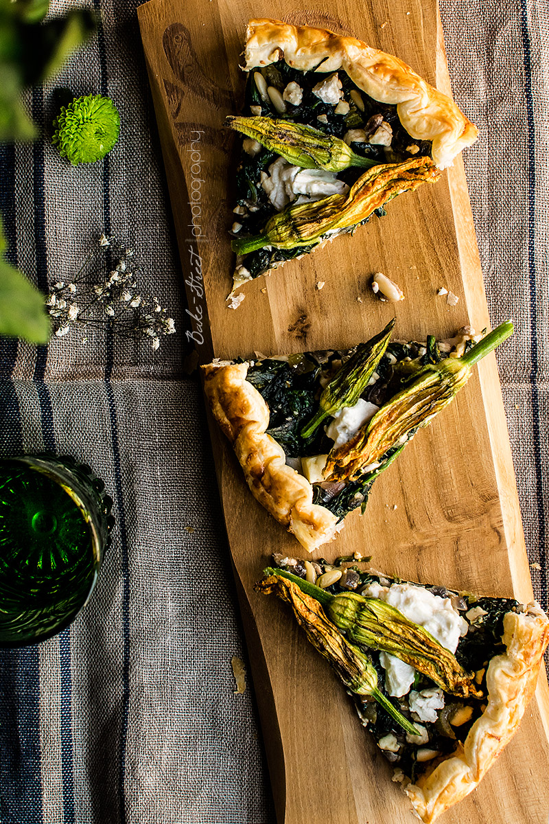 Pastel de Córcega con flores de calabacín