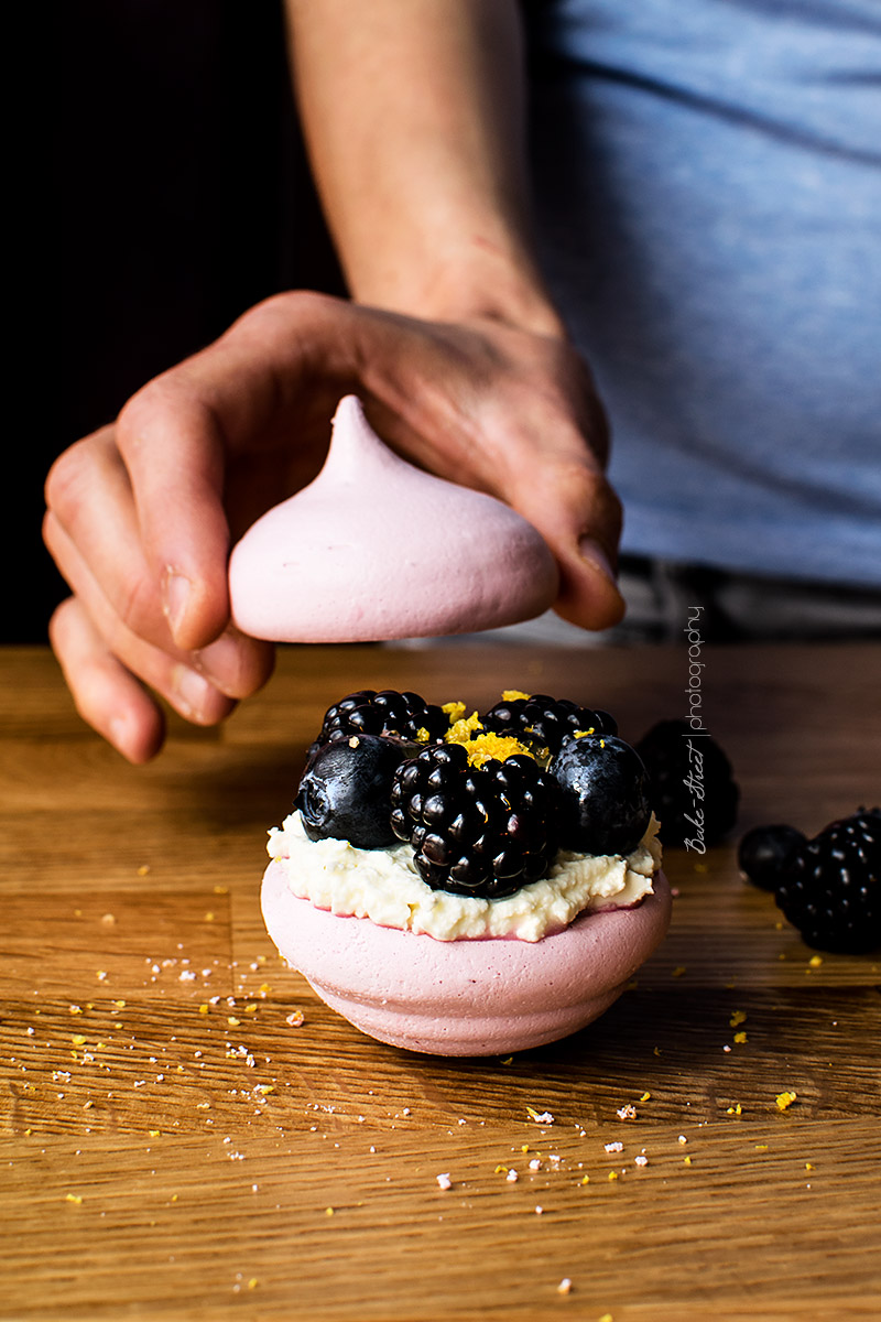 Mini Pavlovas de frutos morados