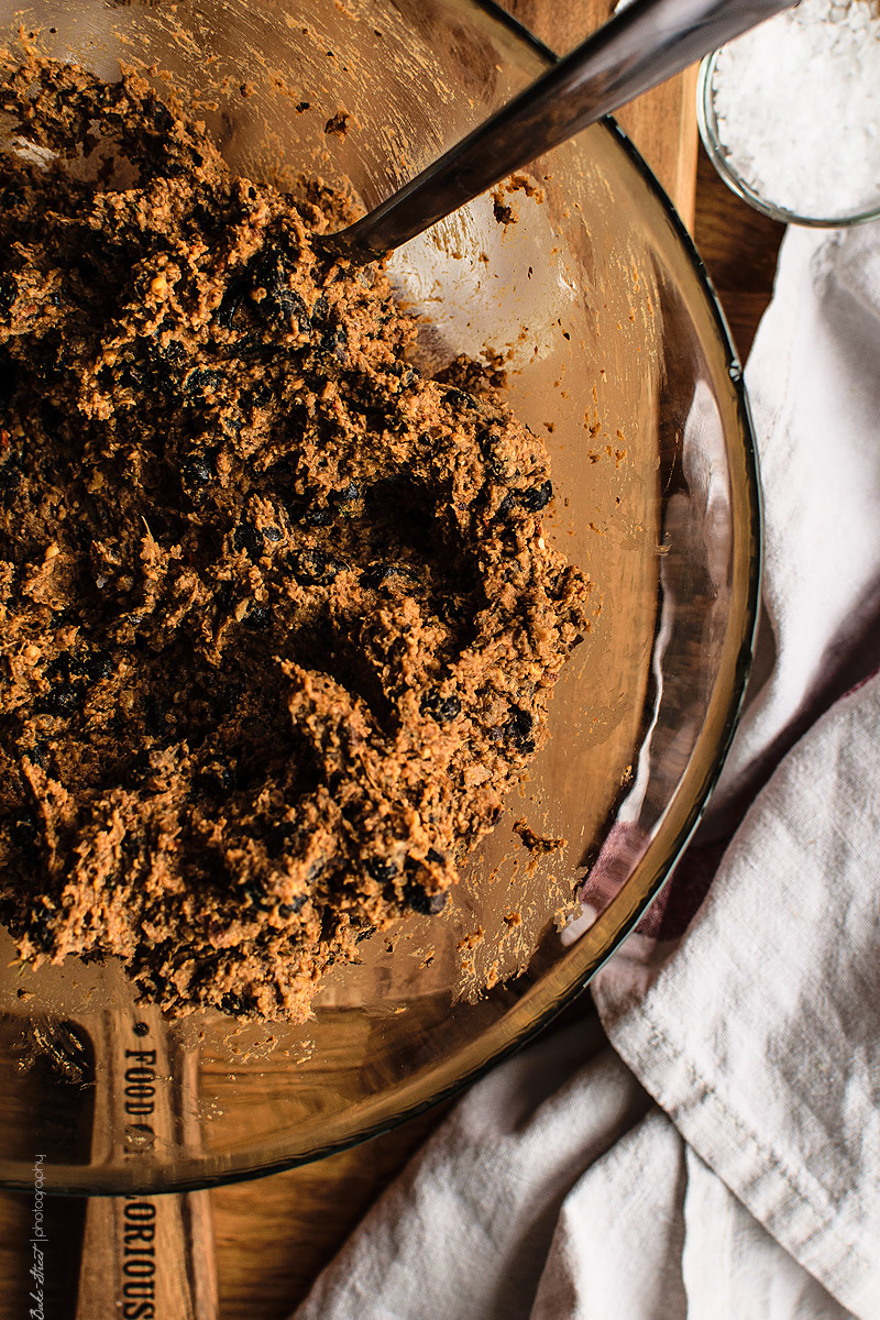 Hamburguesa de judías negras con mayonesa de tamarindo