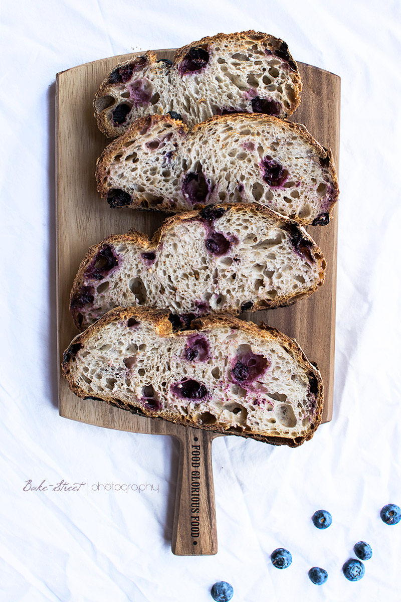 Pan de yogurt griego y arándanos