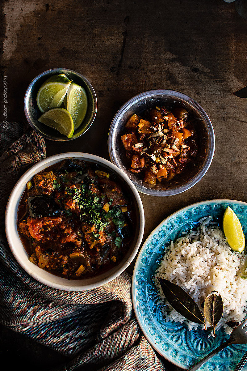 Arroz infusionado con cardamomo y curry de berenjenas