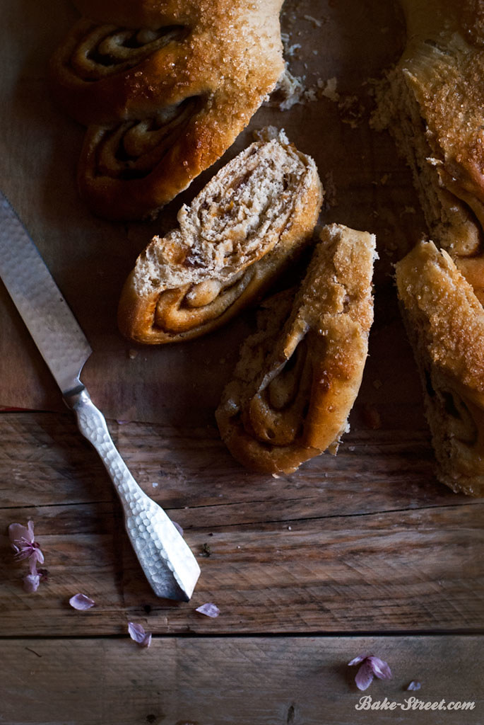 Dates & Orange Tea Ring