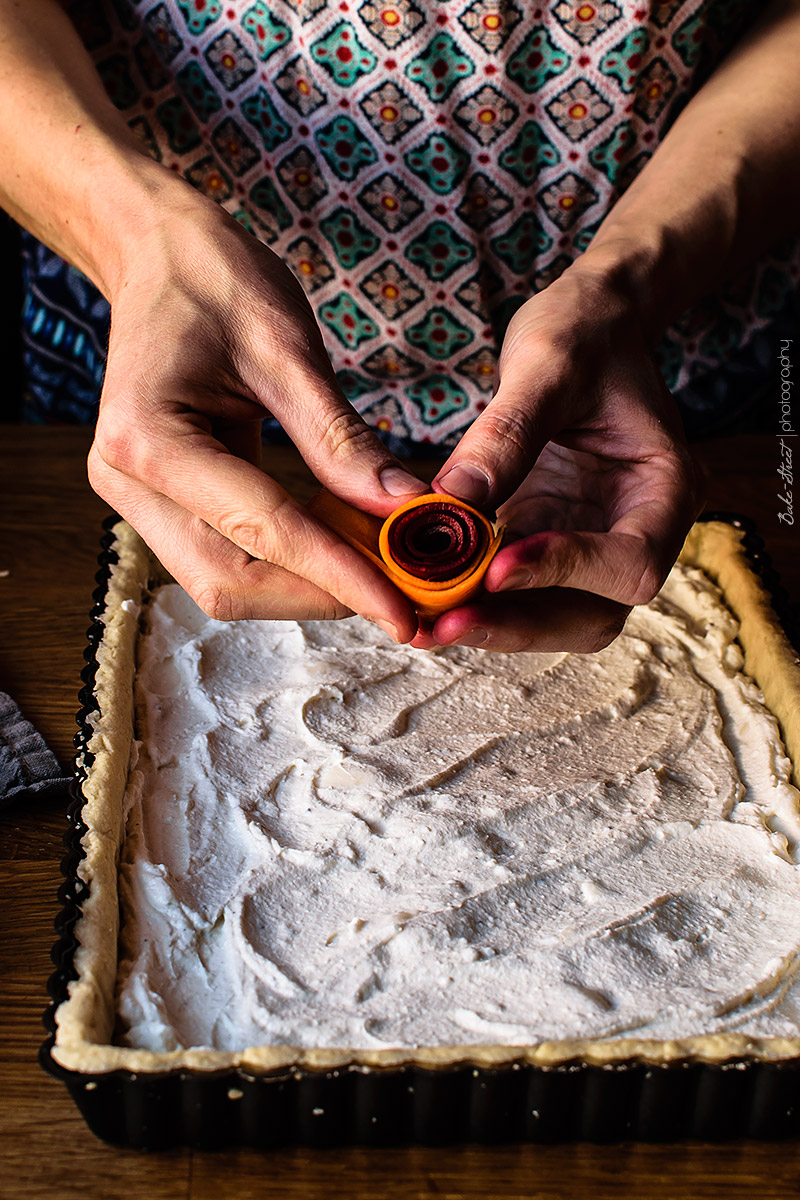 Pastel salado de rosas de zanahoria