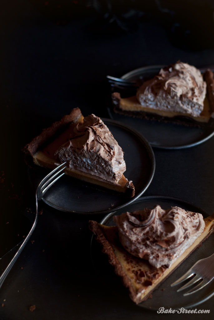 El jinete sin cabeza: Dark Chocolate Pumpkin Pie by Katrina Van Tassel