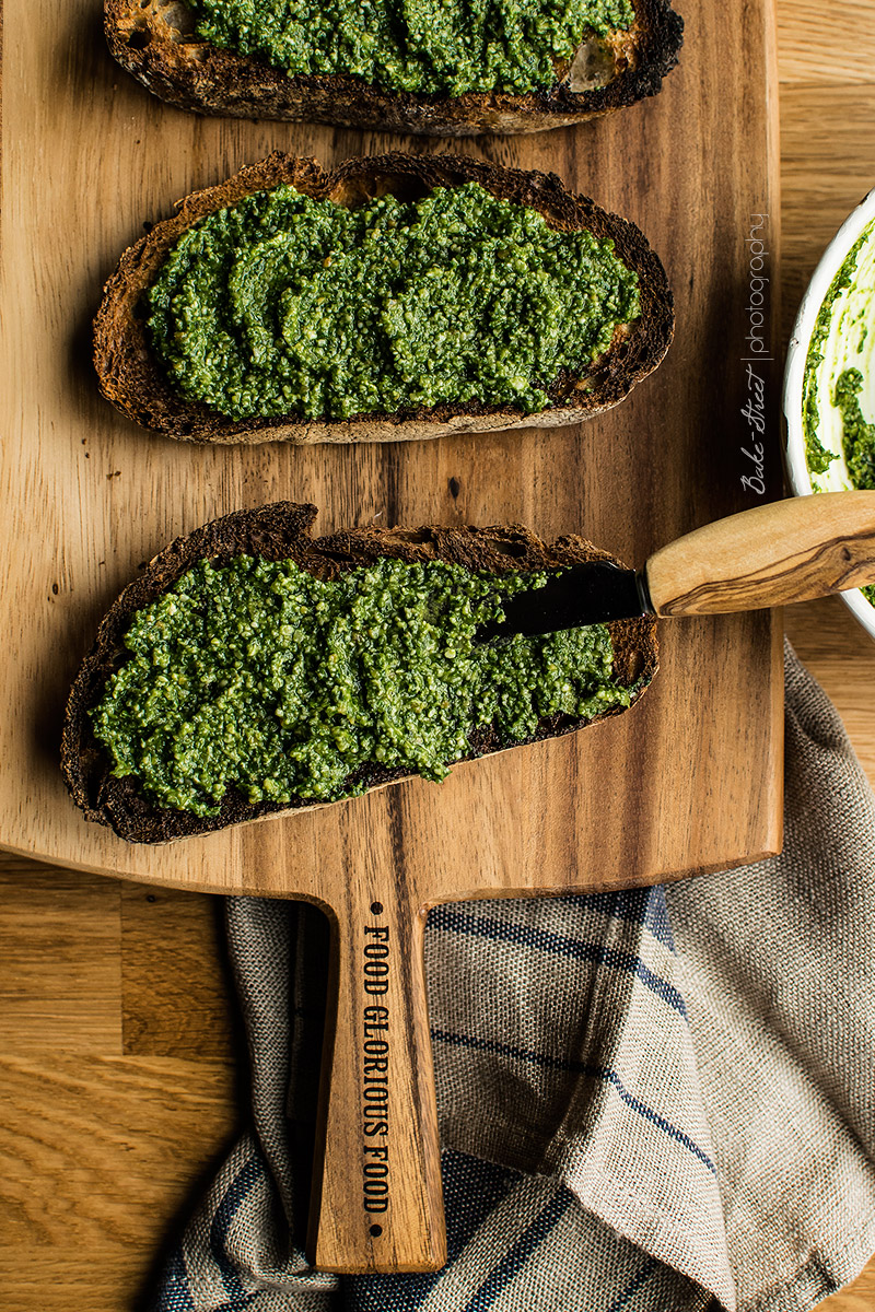 Tostas de pesto con Kale y crema de jengibre