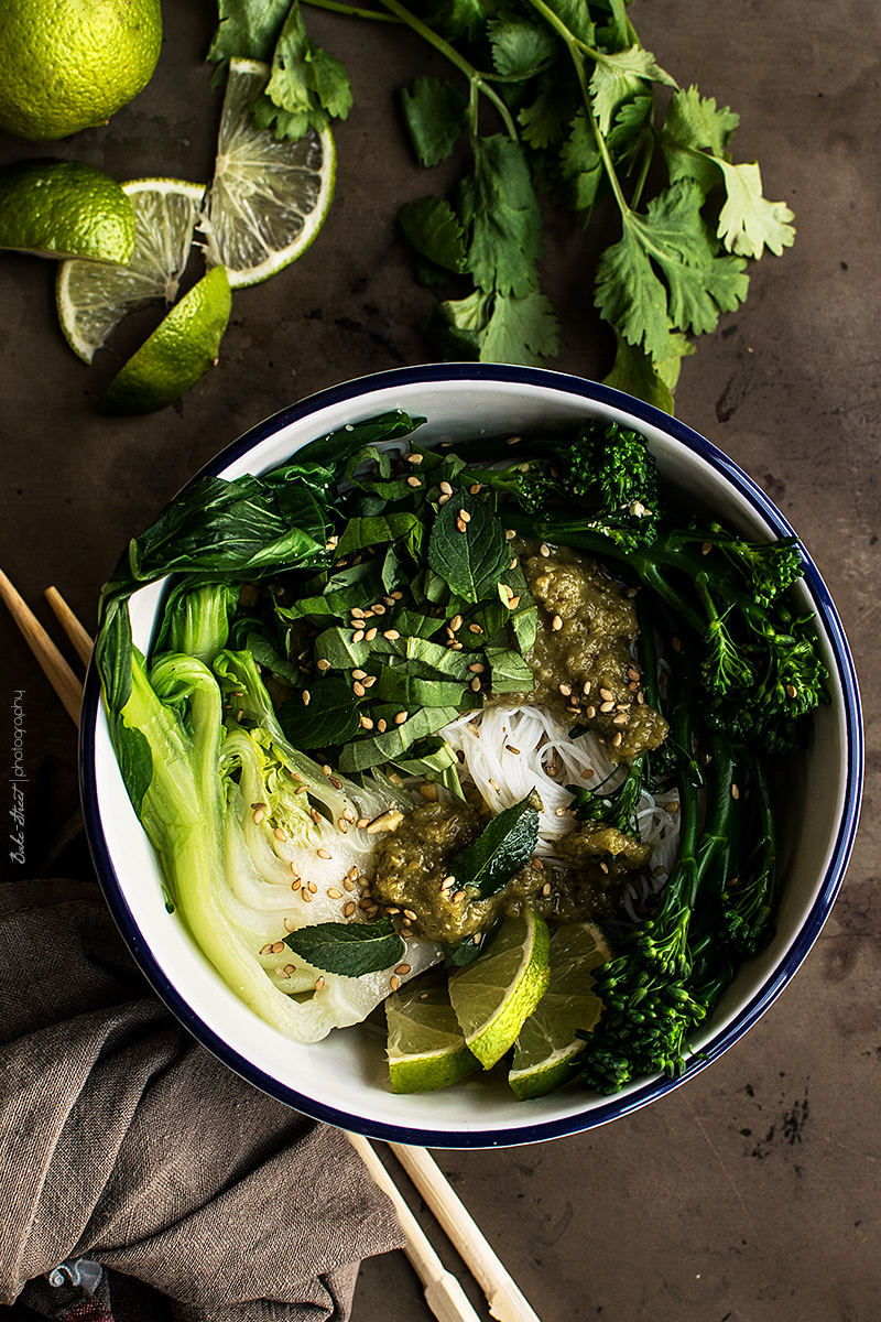 Noodles con curry verde y Pak Choy