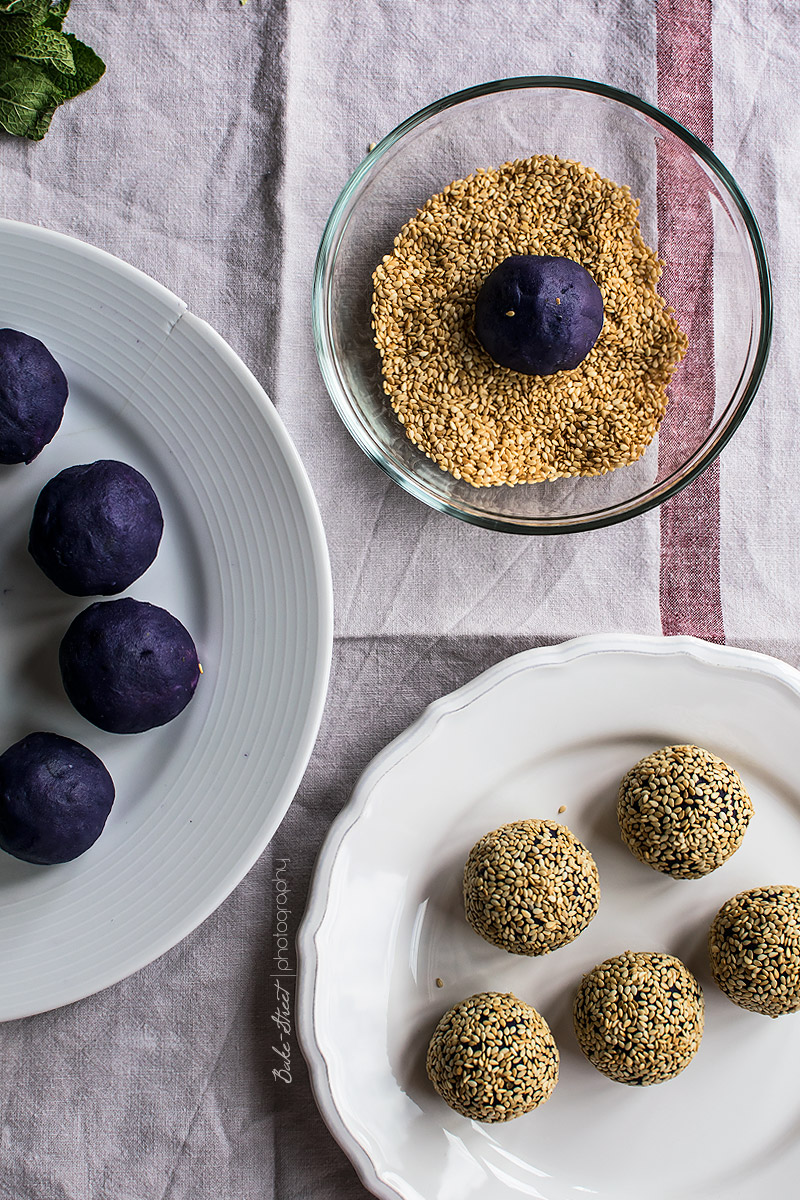 Ensalada de patata violeta con sésamo y naranja