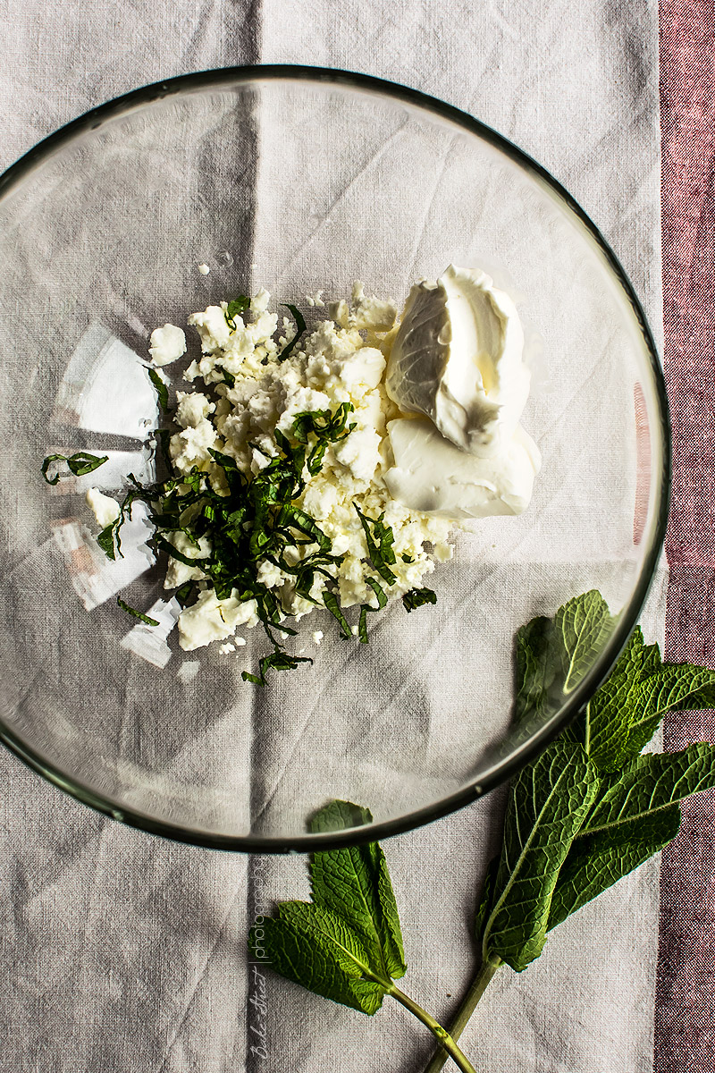 Ensalada de patata violeta con sésamo y naranja