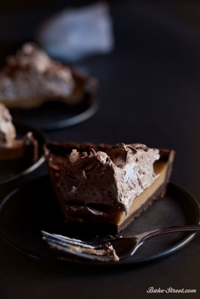 El jinete sin cabeza: Dark Chocolate Pumpkin Pie by Katrina Van Tassel