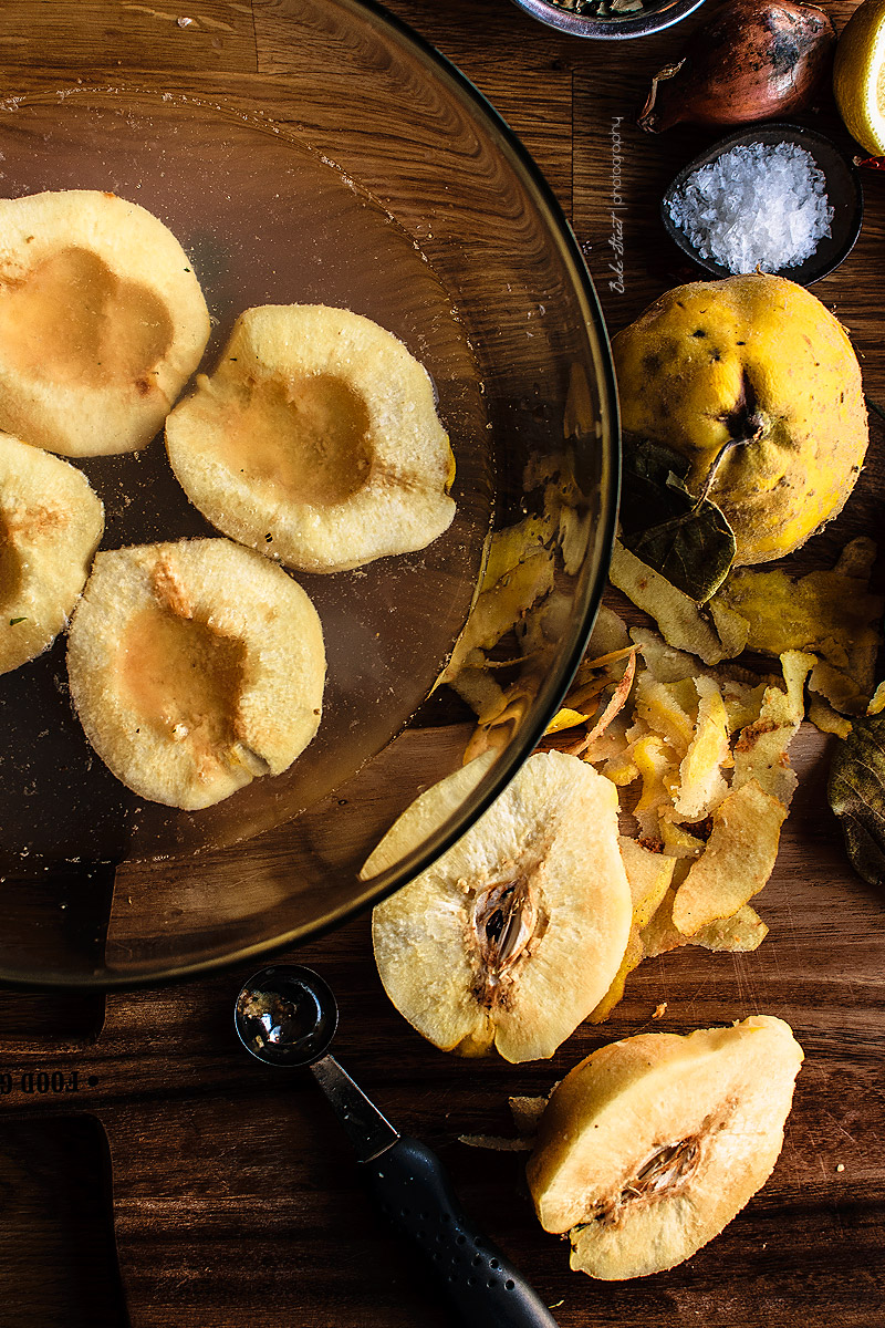 Membrillos rellenos de cordero con granada y cilantro