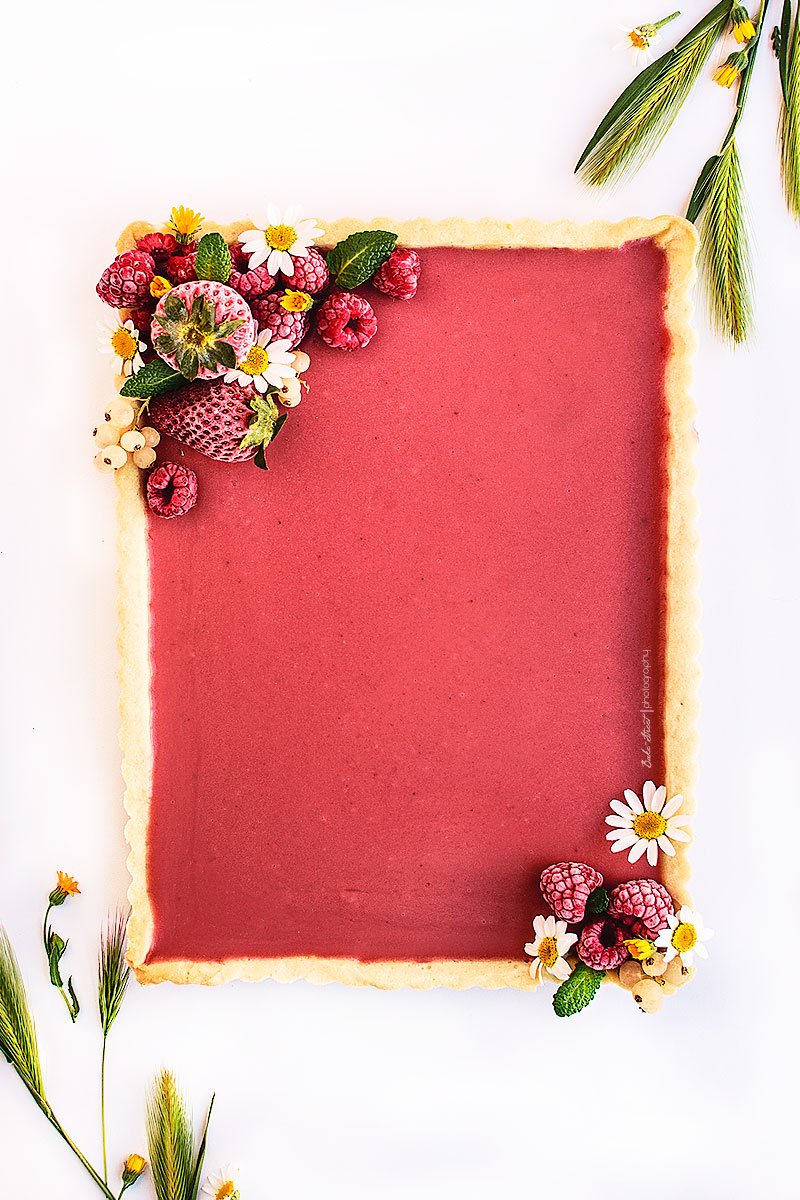 Tarta de fresa, hierbabuena y pimienta rosa