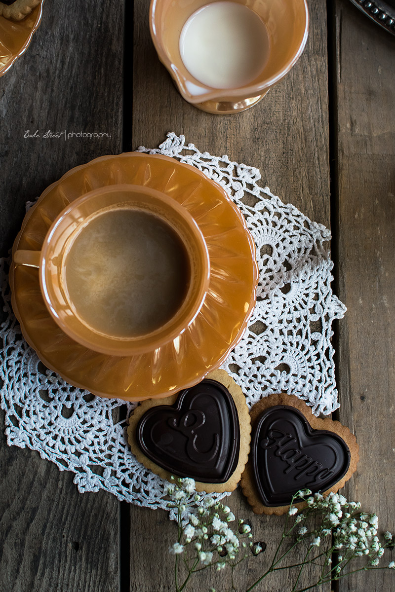 Corazones de galleta de naranja y chocolate