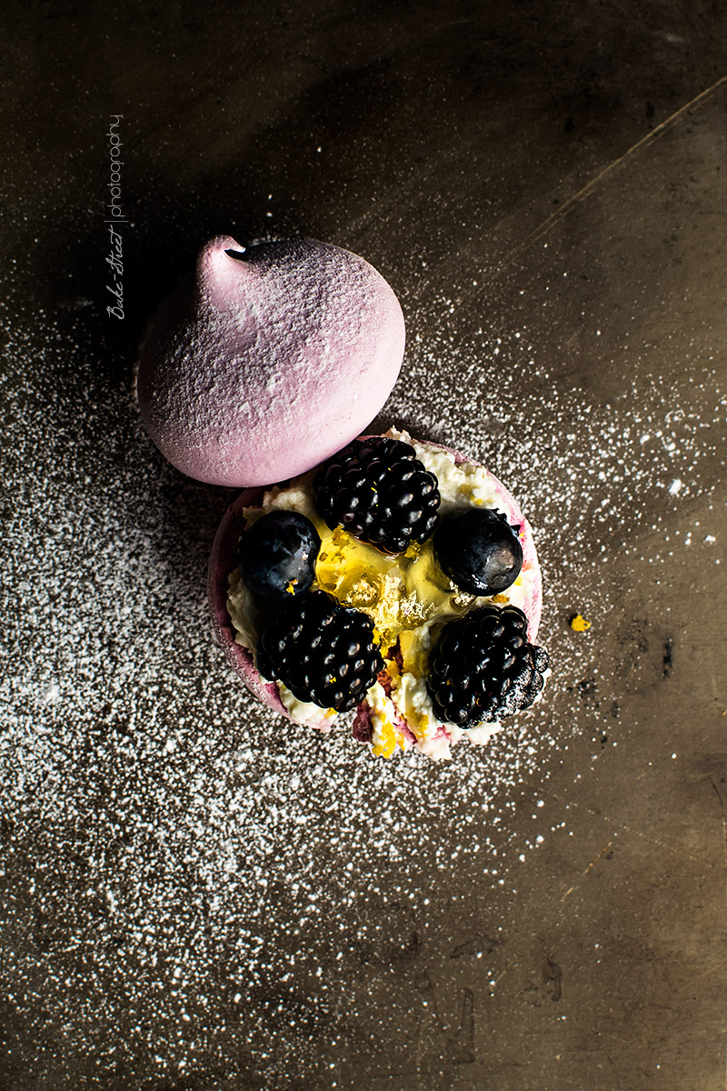 Mini Pavlovas de frutos morados