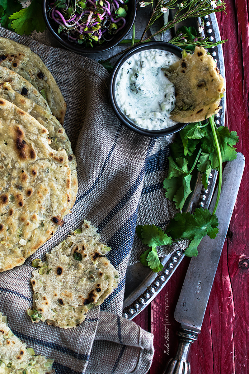 Laccha Paratha con cilantro y ajo