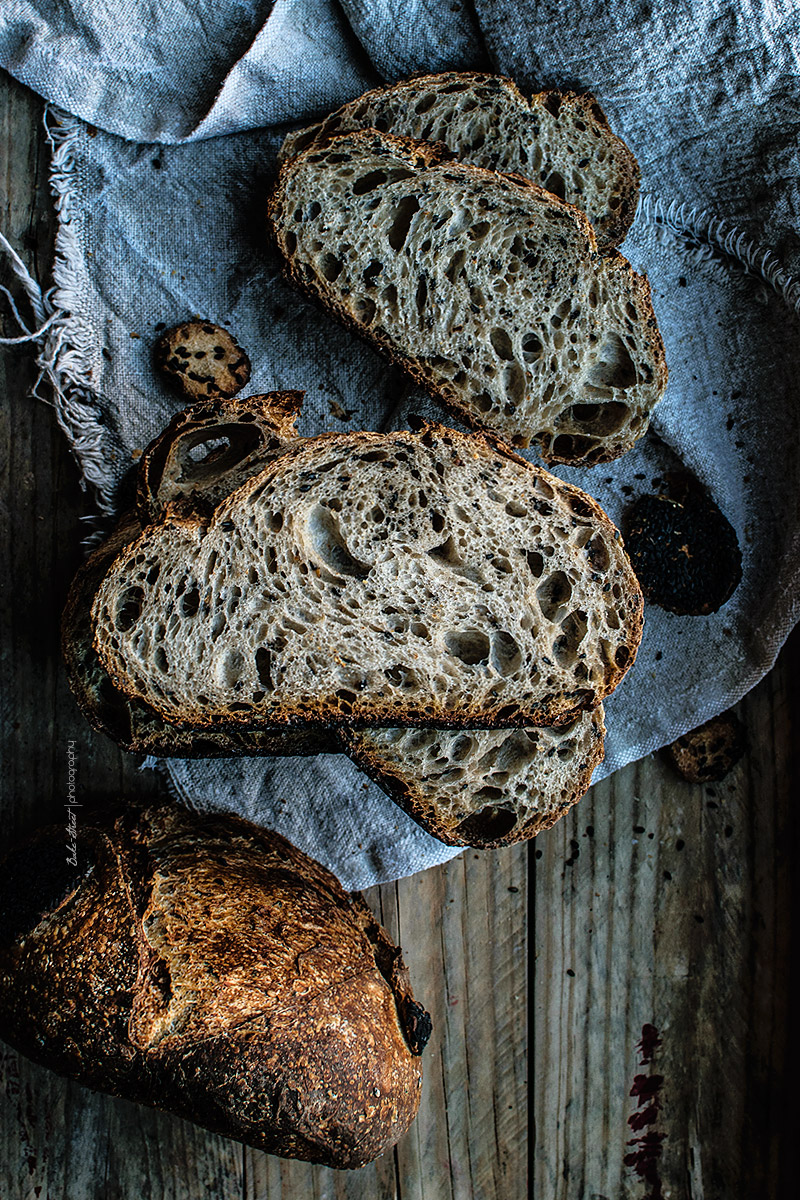 Pan de sésamo negro y gomasio