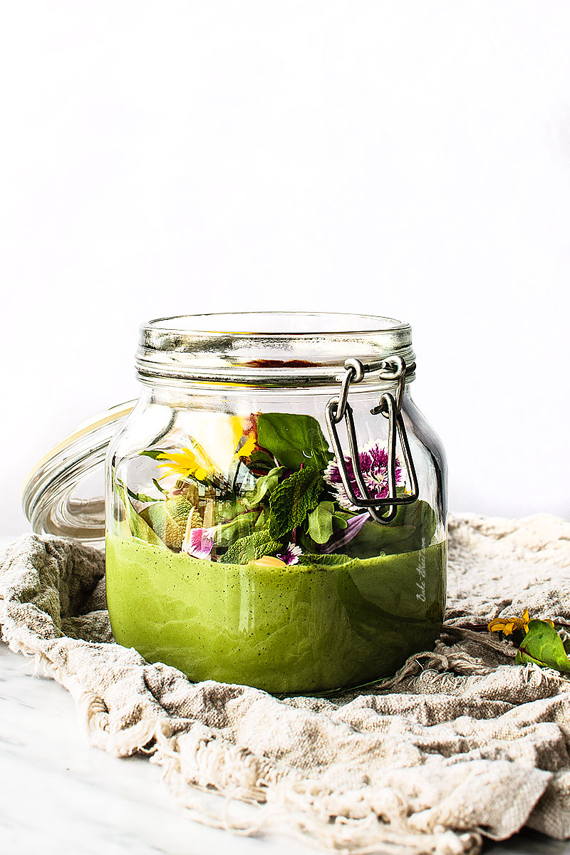 Gazpacho verde con frutos secos