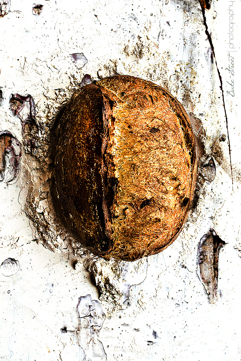 Pan de albahaca y limón confitado